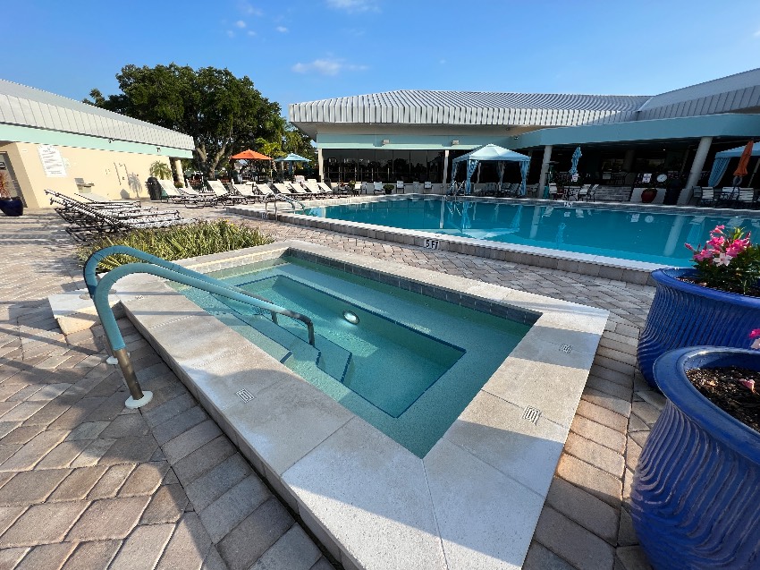 6253 Chalgrove Circle a Sarasota, FL Mobile or Manufactured Home for Sale